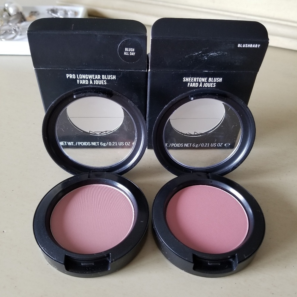 Powder blush